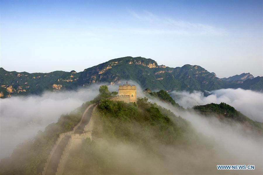 Sea of clouds shrouds Huangyaguan section of Great Wall in north China